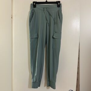 All In Motion Women's Active Light Mid-Rise Cargo Joggers - sage green size XS